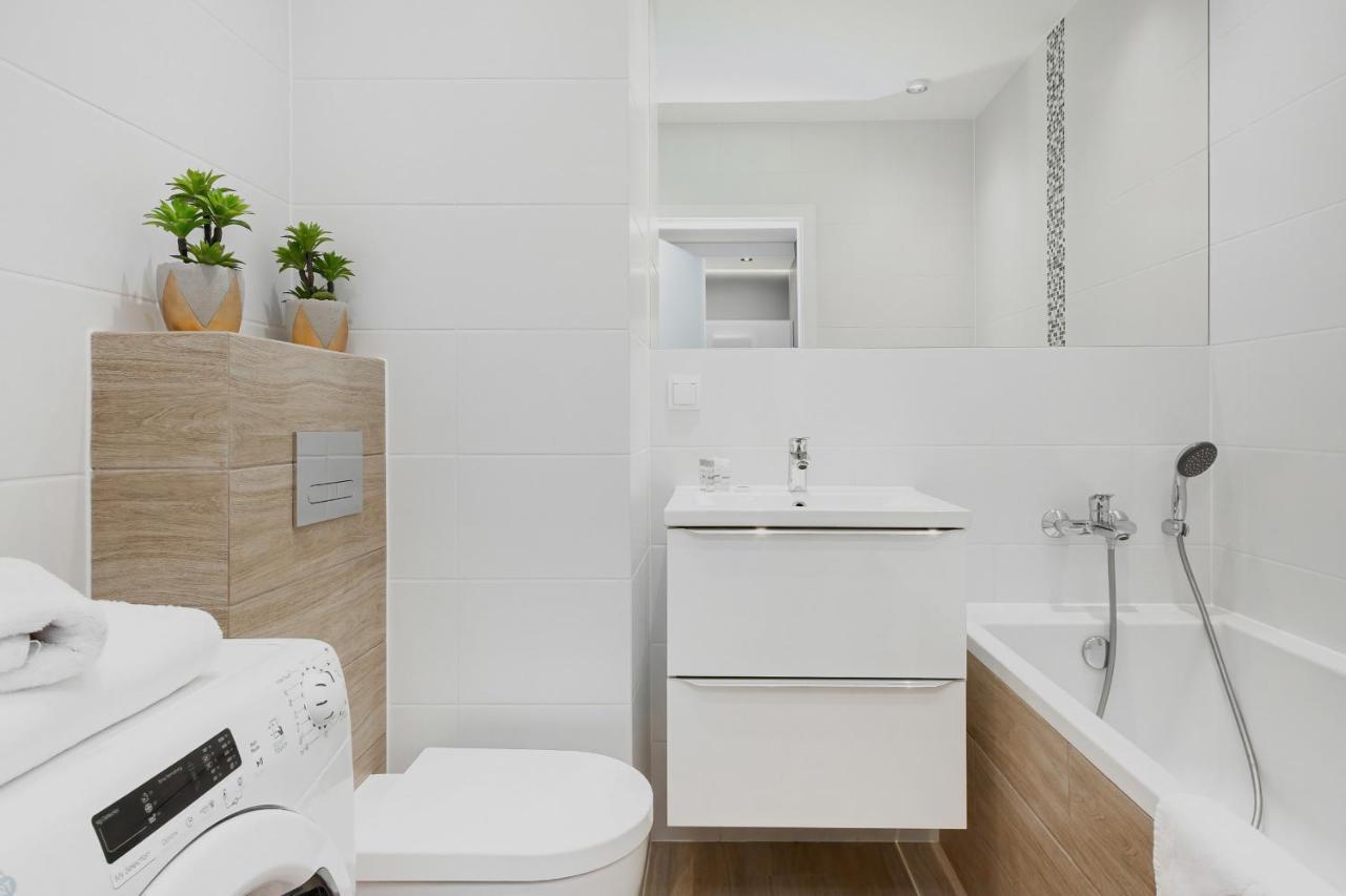 Apartments Parks Of Warsaw By Noclegi Renters מראה חיצוני תמונה